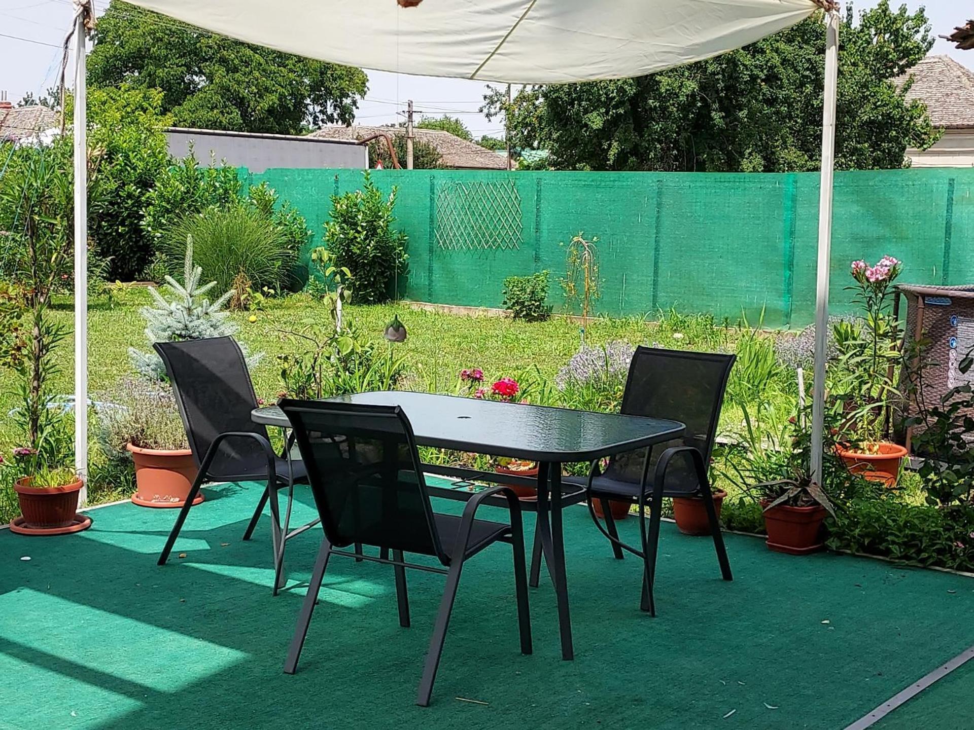 Tina Guest House Basarabi Bagian luar foto
