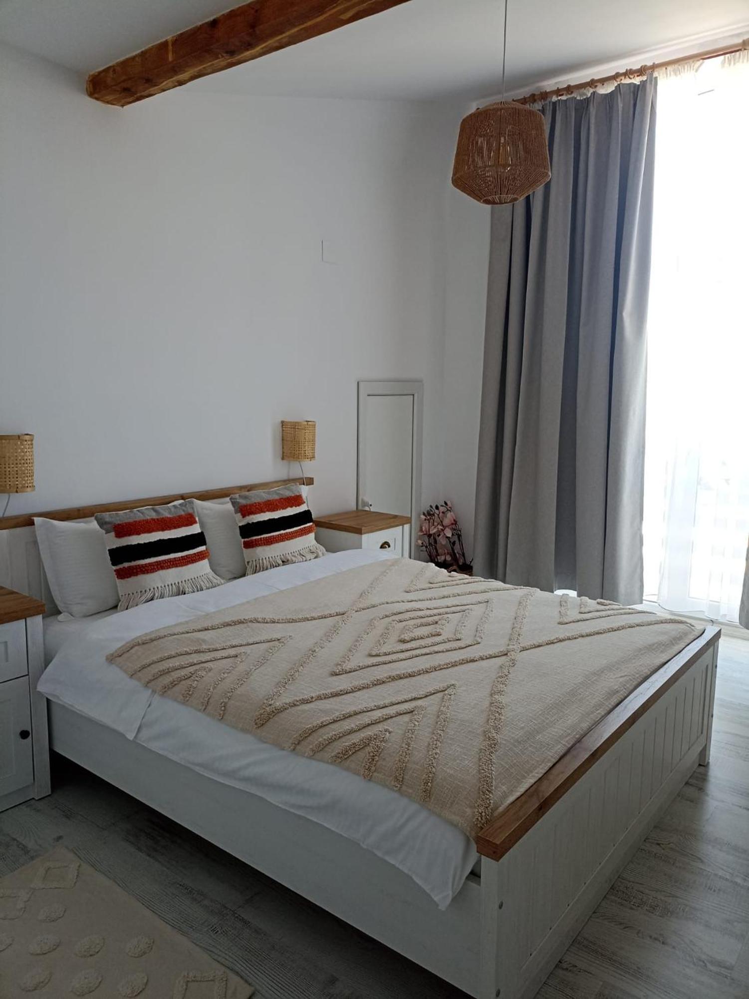 Tina Guest House Basarabi Bagian luar foto