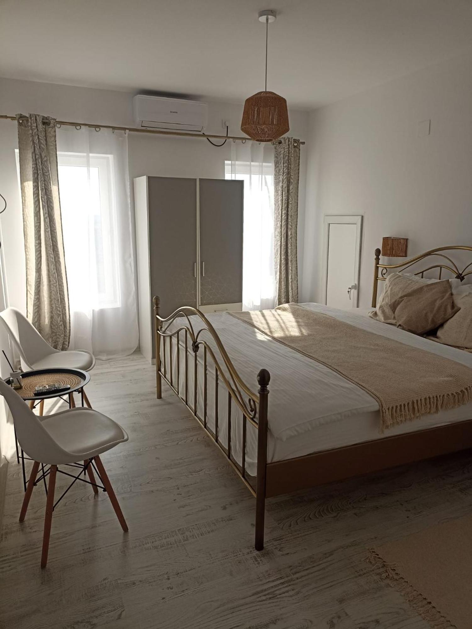 Tina Guest House Basarabi Bagian luar foto