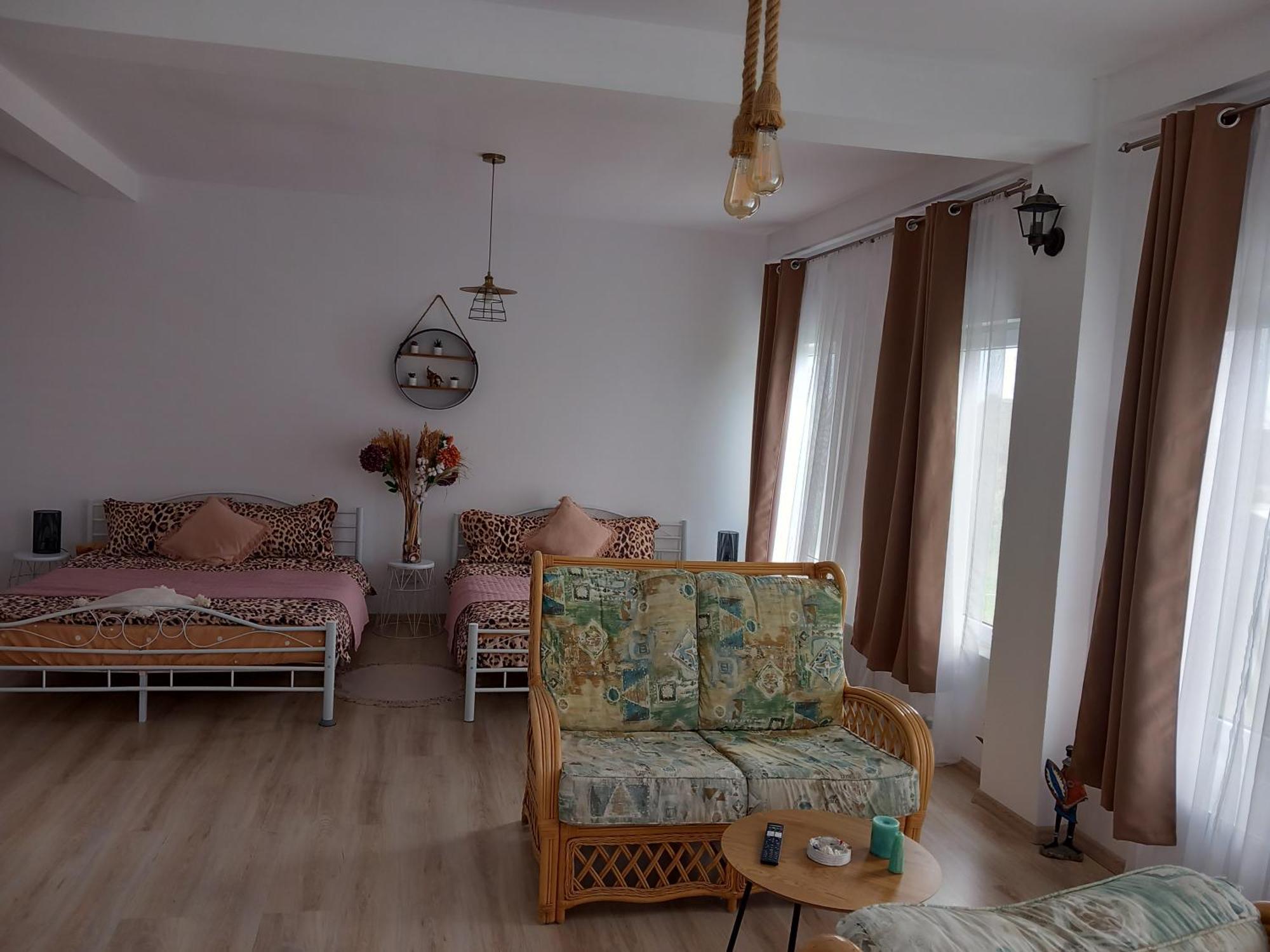 Tina Guest House Basarabi Bagian luar foto